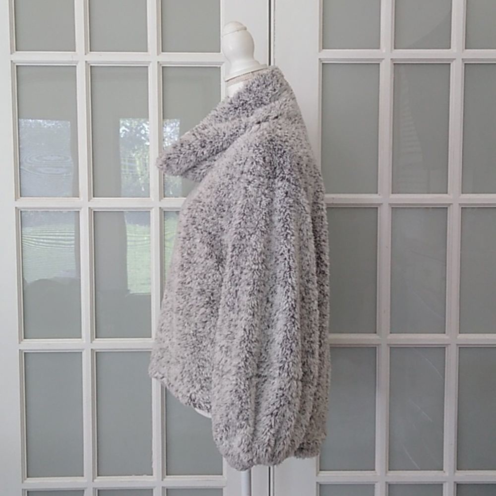 Lululemon Warmth Restore Sherpa Pullover Heathered White Size - M/L - Picture 6 of 16